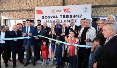 Talas Belediyesi Kırsal Mahallelere Sosyal Tesisler Yapmaya Devam Ediyor