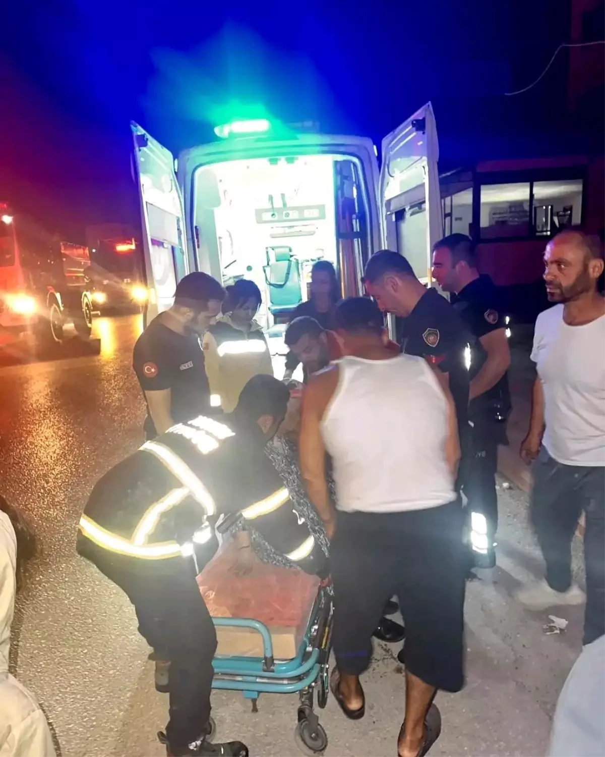 Antakya’da Yangın: Mahsur Kalan Vatandaş Kurtarıldı